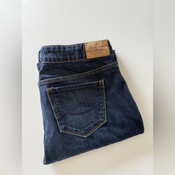 Abercrombie & Fitch-Dark Wash-Mid Rise-Jeans-Denim -Bootcut-Classic-6 Short - Picture 2 of 11